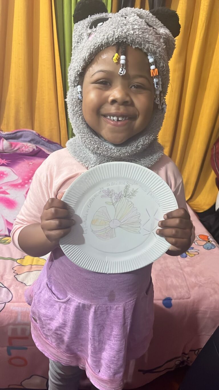 2.000 hogares de todo Chile participan en campaña artística que promueve la conversación familiar como clave para el desarrollo infantil