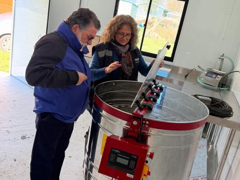 Futrono avanza en el fortalecimiento de la Agricultura Familiar Campesina con inversiones en maquinaria, infraestructura y energías renovables