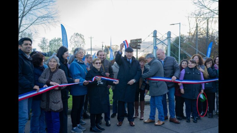 Municipio de Osorno entregó a uso pasarela colgante que conecta a vecinos de Villa Los Notros