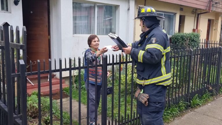 Bomberos de Osorno entrega primer balance de la campaña del sobre 2025 y llama a la comunidad a seguir colaborando