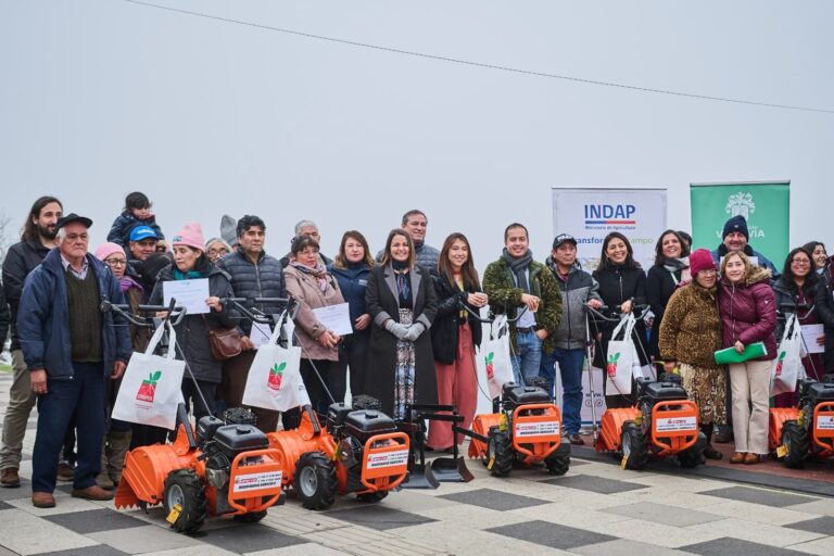Vecinos de la costa de Valdivia se adjudican maquinarias e implementos para trabajo agrícola