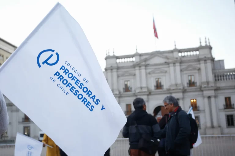 Colegio de Profesores pone fin a movilizaciones tras aceptar respuesta del Mineduc