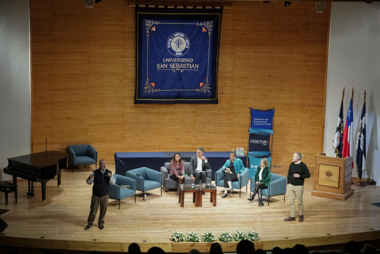 Fedetur y Universidad San Sebastián sellan encuentro de turismo con medidas para potenciar la sostenibilidad del sector