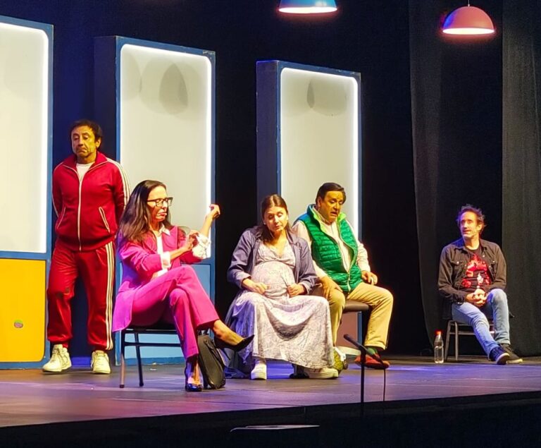 Segunda jornada del «Festival de teatro Osorno 2025» hizo reír con la obra «Reunión de apoderados»