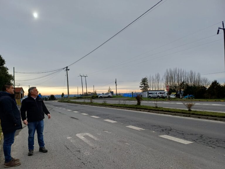 La iluminación del acceso principal a Chonchi será mejorada a través del programa «Barrios con energía» de Saesa