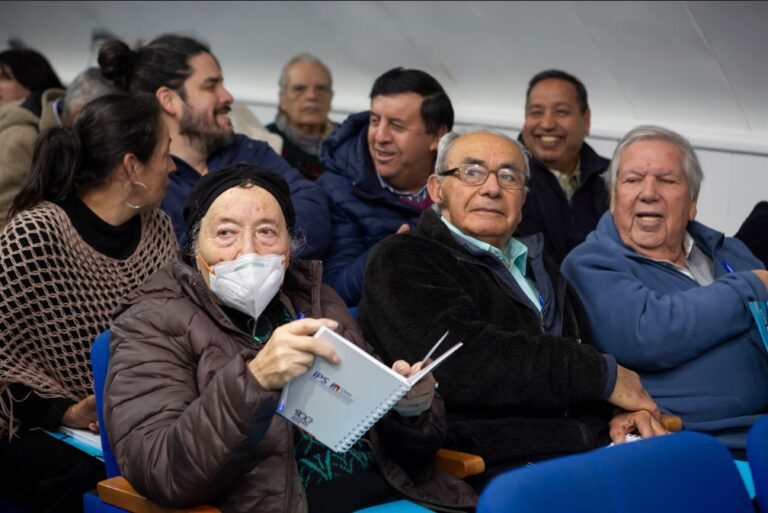  IPS hace llamado a personas beneficiarias de leyes reparatorias de 82 o más años para que soliciten la PGU