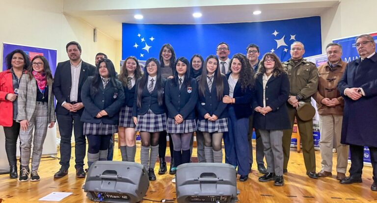 “Presentes contra la violencia”: Mineduc convoca a jornada nacional de reflexión en todos los establecimientos educacionales del país