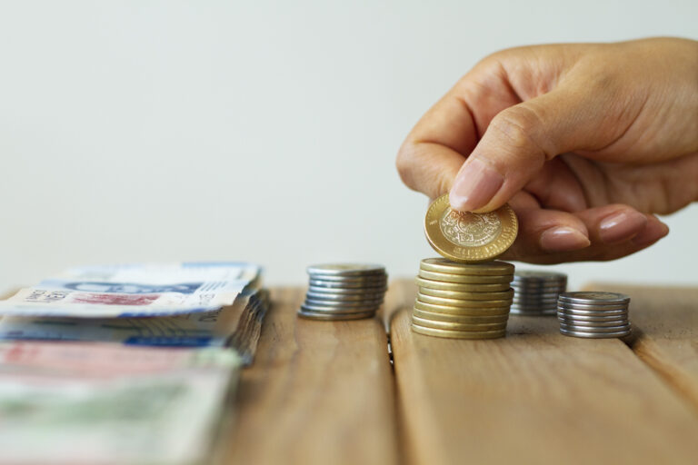 Sernac fiscaliza bancos en universidades y presenta denuncia por créditos indebidos