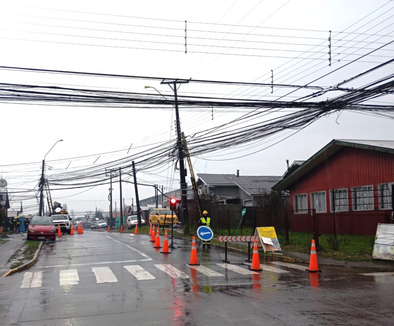 Saesa moderniza red eléctrica en Osorno con instalación de nuevas subestaciones y reemplazo de cableado
