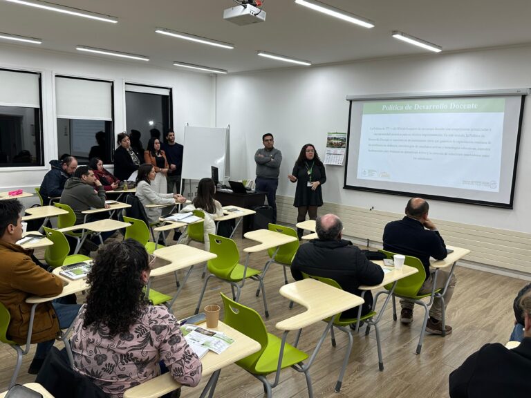 Instituto Profesional Agrario Adolfo Matthei refuerza el rol pedagógico de su cuerpo docente