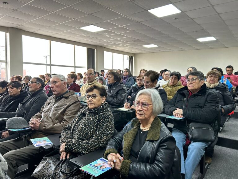 Cerca de 90 adultos mayores de Osorno participaron en seminario sobre Reforma Previsional y Seguridad