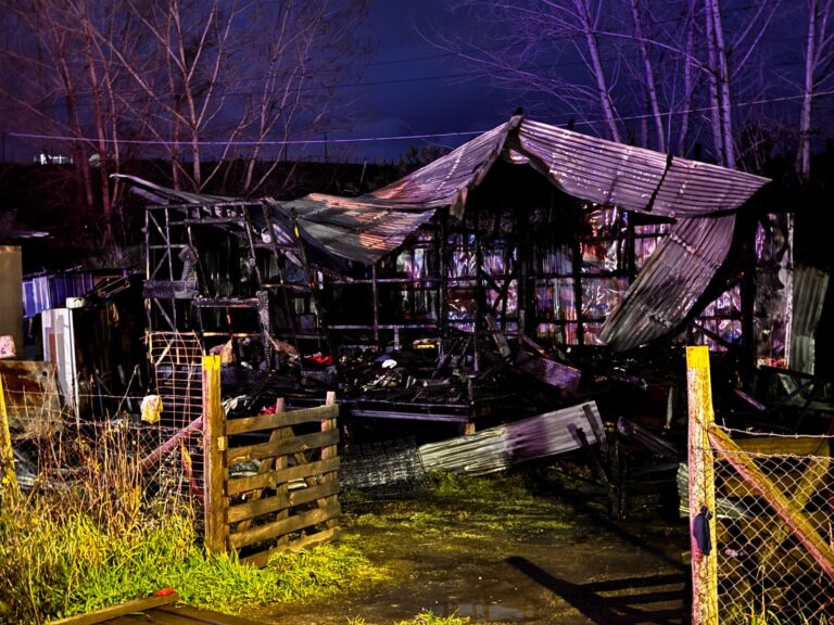 Incendio destruye vivienda en campamento de Francke