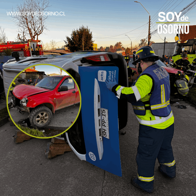 Tres lesionados deja colisión entre camioneta y furgón de la ACHS en Osorno
