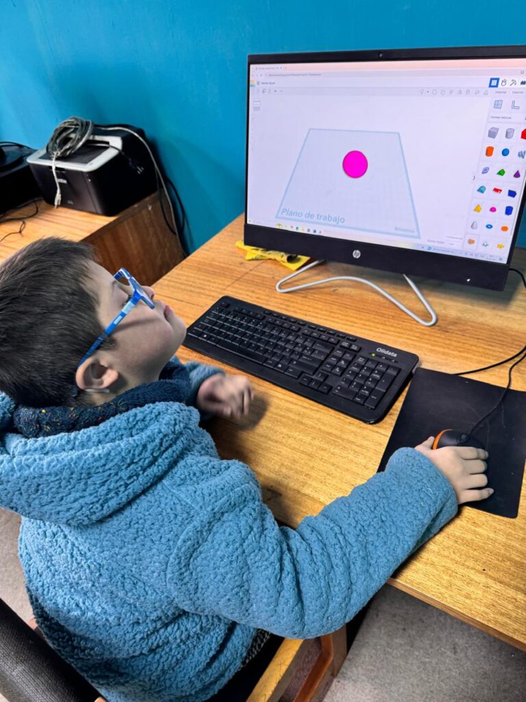 Escuela Los Notros de COANIL implementa innovador Taller de Impresión 3D abierto a toda la comunidad