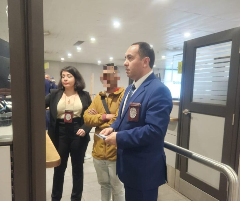 PDI materializa expulsión de ciudadano boliviano desde Los Ríos