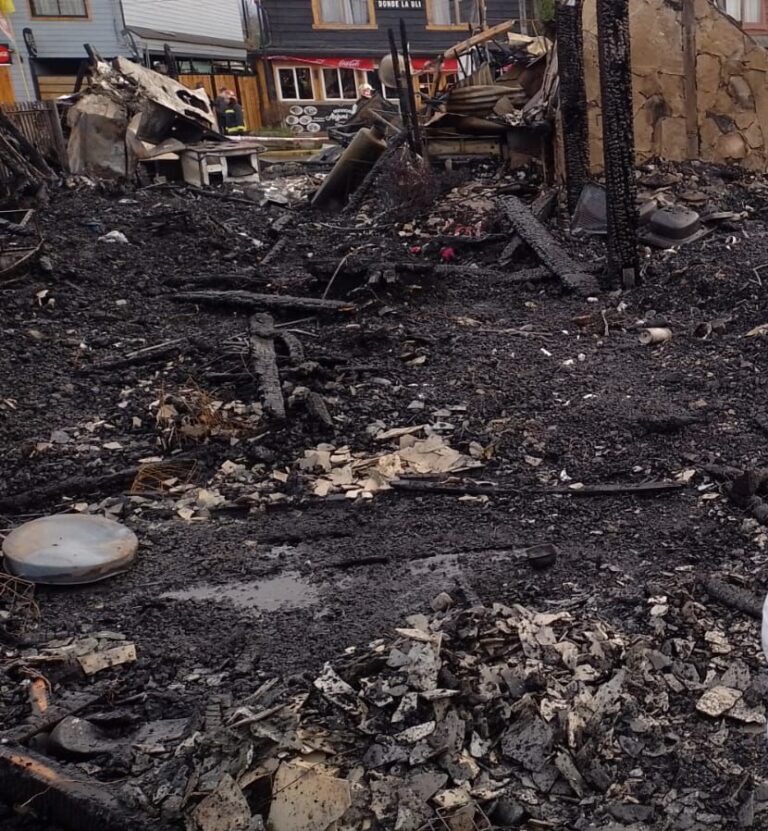 Fiscalía de Los Ríos investiga incendio en el que falleció un adulto mayor en Futrono