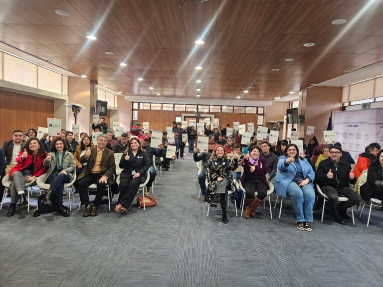 Seguridad y nuevas oportunidades para 76 familias de la provincia de Llanquihue