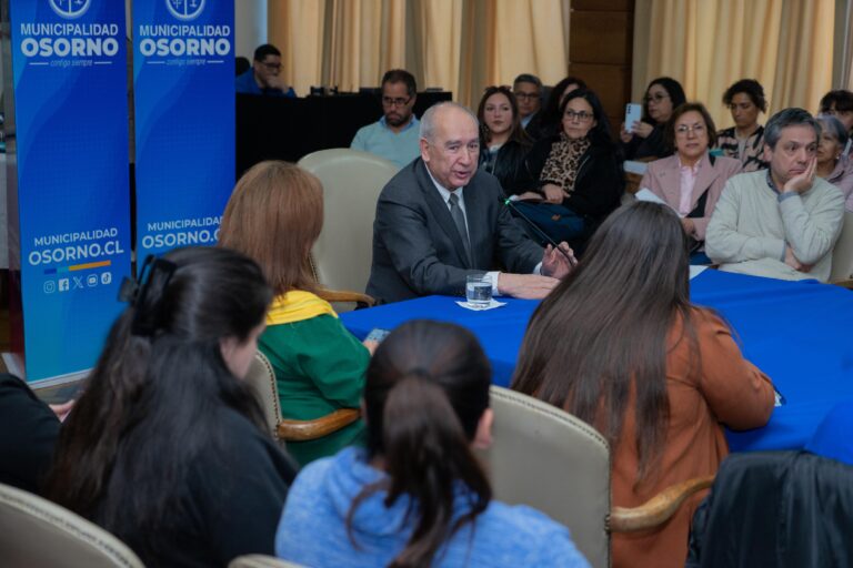 “Recuperemos el Centro de Osorno”: alcalde Bertin lidera mesa de trabajo inédita con empresarios, comercio y sociedad civil