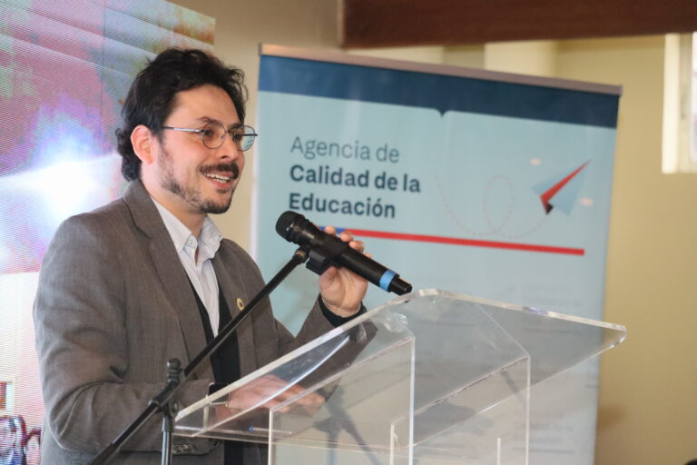 Valdivia fue sede de jornada para combatir brechas de género en la lectura escolar