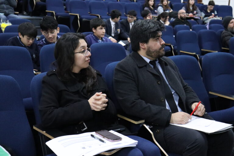 Torneo de Debate Escolar Municipal 2025 inició su primera fase en la Sede Puerto Montt UACh