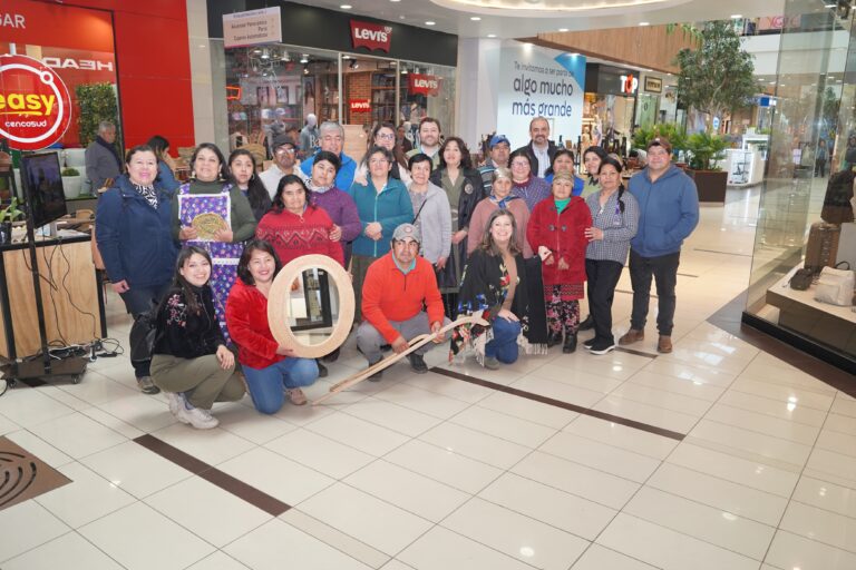 Feria de Artesanos del Territorio Huitrapulli – Kusrüpuyewe se transforma en un imperdible del año en Mall Cenco Osorno