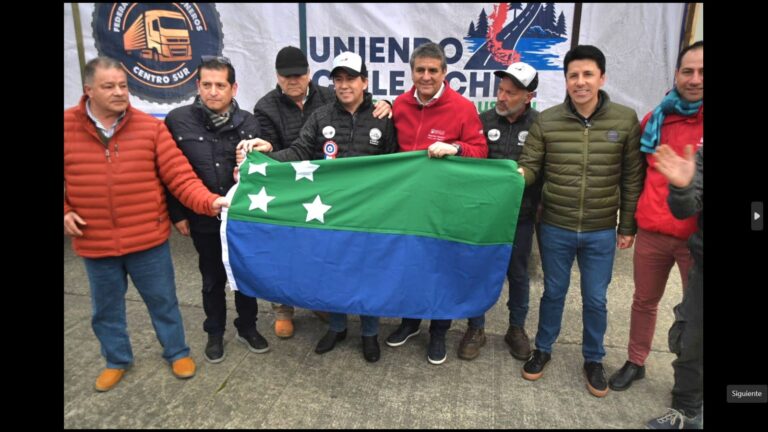 “Ruta Chile por Chile”: Gobernador de Los Lagos recibe a caravana del gremio de camioneros en su ingreso a la región