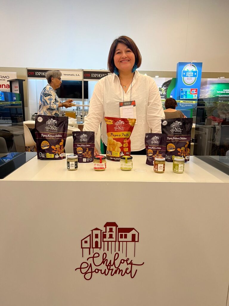 Cooperativa chilota presentó su oferta exportable en feria gastronómica de Costa Rica gracias a ProChile