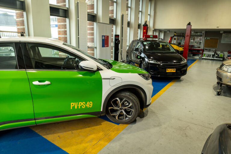 Seremi de Energía encabeza Seminario y Cierre del Programa + Transporte Eléctrico que busca promover la electromovilidad en la región de Los Lagos