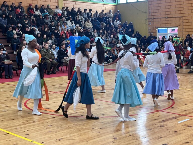 Gala Folclórica en Escuela Deportiva Osorno celebra la identidad, integración y diversidad cultural en Ovejería