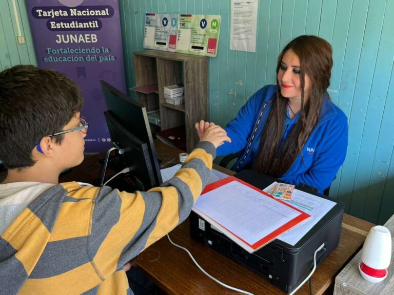Junaeb inauguró nuevo punto de atención de la Tarjeta Nacional Estudiantil en Futaleufú