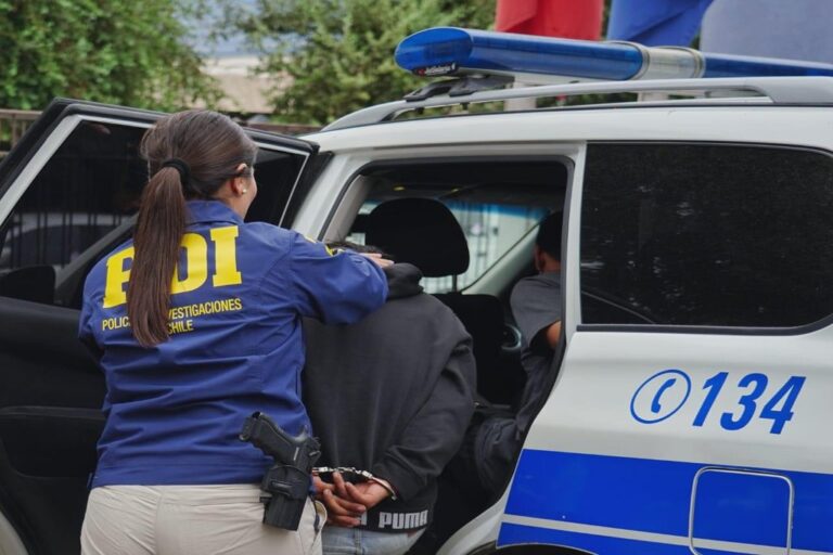 PDI detiene a 3 hombres por tráfico de drogas en La Unión.