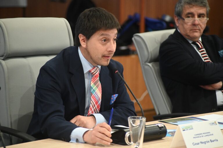 Consejero Negrón plantea preocupación por aumento de la cesantía e insta a promover proyectos de administración directa en municipios