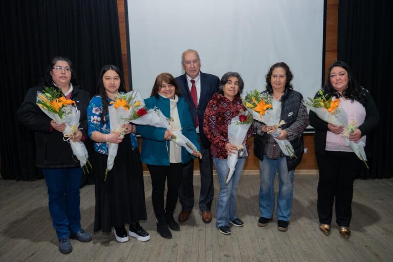Osorninas fueron reconocidas por exitosa participación en el programa mujeres jefas de hogar