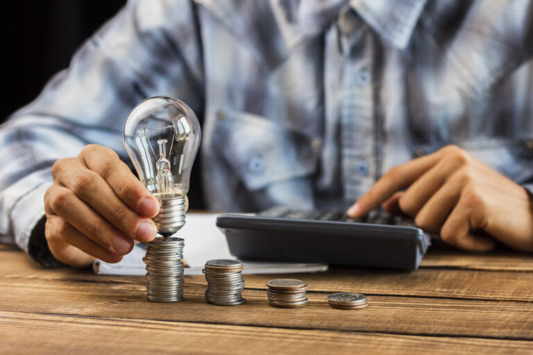 Impacto del alza eléctrica: error en tarifas aportó hasta 2 puntos a la inflación actual