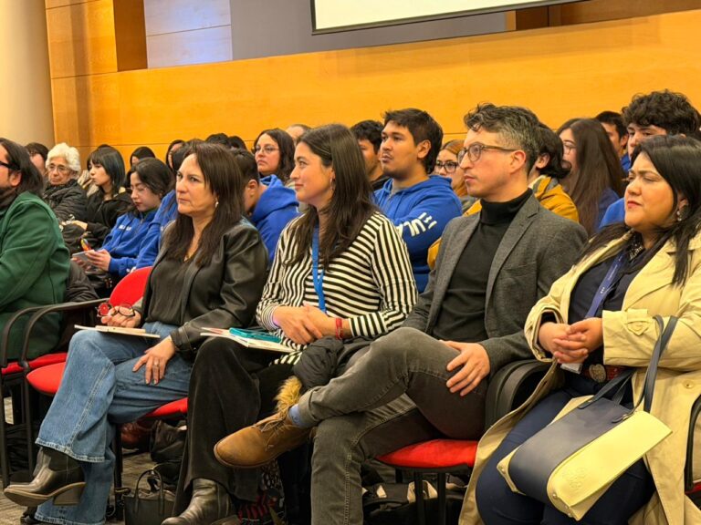 Juventudes que cuidan: más de 100 personas se reunieron en Puerto Montt para hablar de salud mental y bienestar.