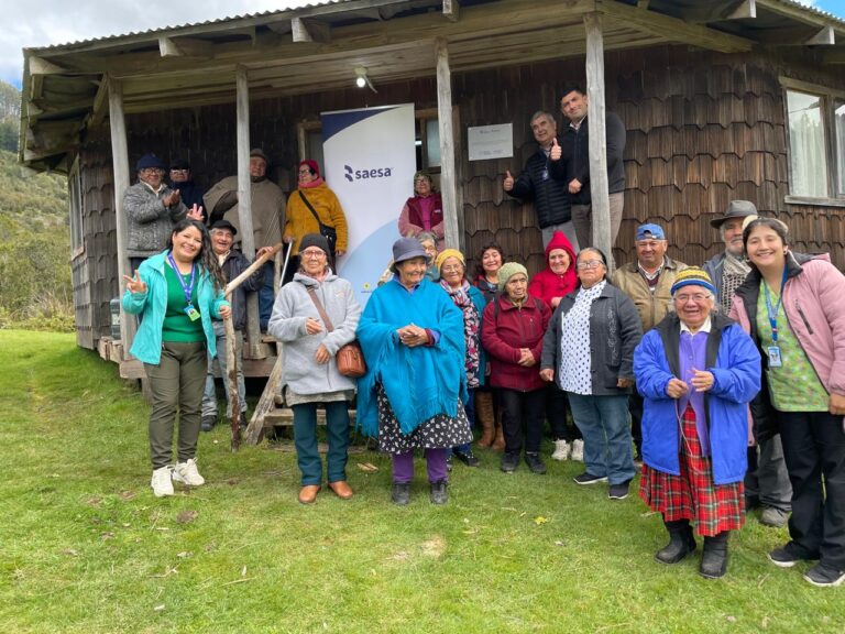 Sede de adultos mayores en Punotro ya cuenta con energía eléctrica gracias a Saesa