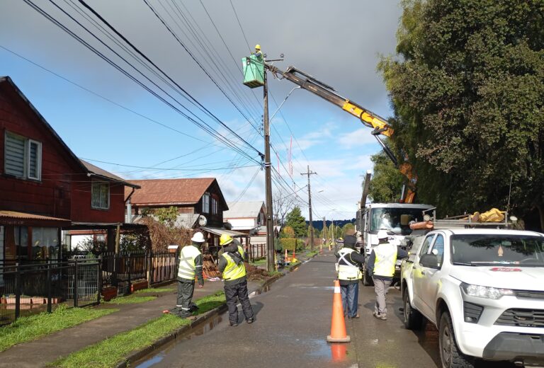 Saesa refuerza la red eléctrica con trabajos clave este fin de semana en Osorno