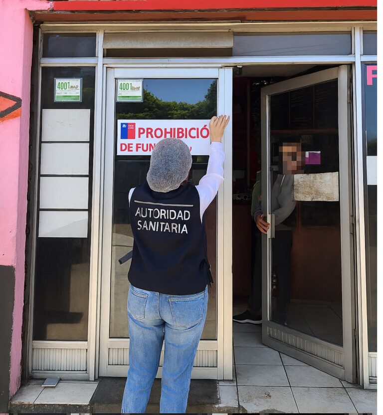 Seremi de Salud inicia sumario sanitario y prohíbe funcionamiento de local de sushi en Osorno por malas condiciones higiénicas