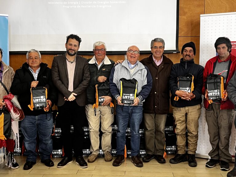 Lanzan Estrategia Energética Local de Maullín con la entrega kits de resiliencia energética a cerca de 90 familias
