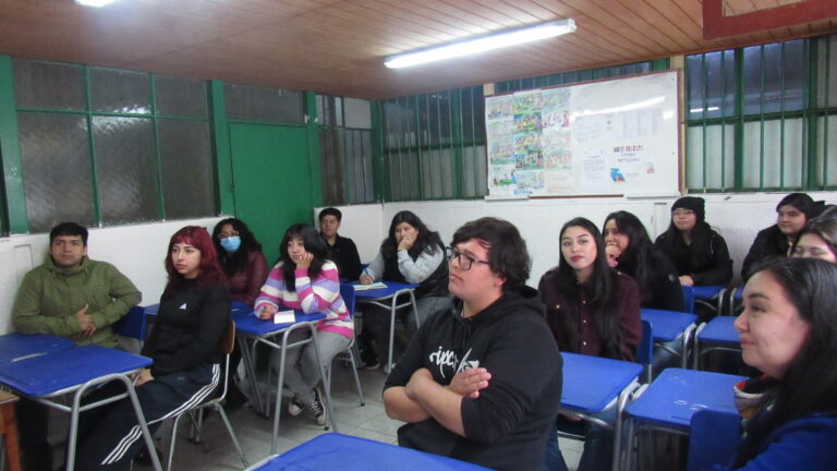 Universitarios conocen prácticas docentes en cárcel de Osorno gracias al trabajo del Colegio Inti Suyay