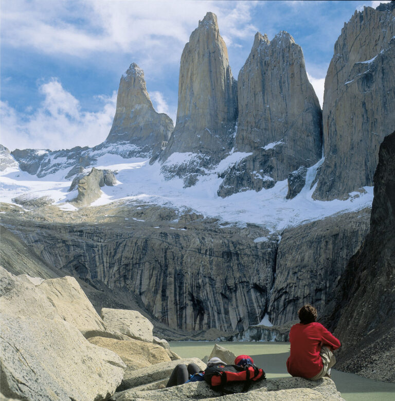 Contraloría indaga responsabilidades por tragedia en Torres del Paine y ofició a Conaf y al municipio
