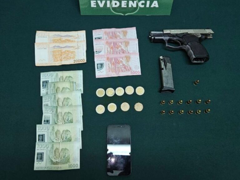 Fiscalía formaliza a cinco detenidos tras persecución policial que terminó con incautación de armas y drogas en Valdivia