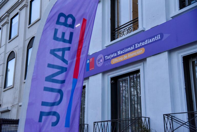 EstadoTNE.cl: nuevo sitio de Junaeb permite conocer de forma simple y rápida el avance de tramitación de la tarjeta