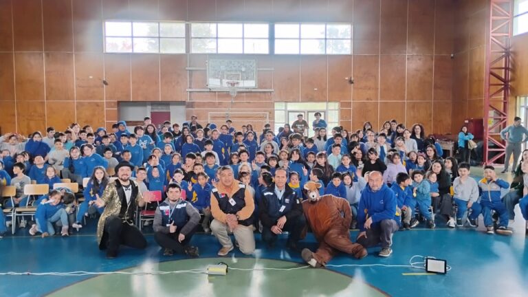 Con teatro y alegría, la Seremi de Salud enseña a prevenir la hidatidosis
