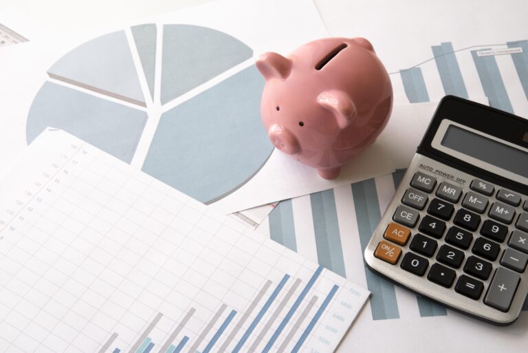 Imacec de septiembre crece 3,2% impulsado por el comercio y los servicios, según el Banco Central