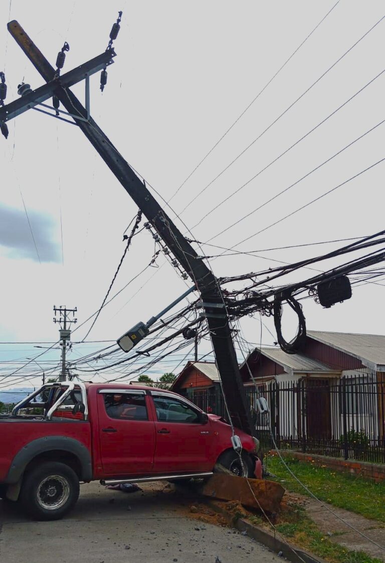 Saesa refuerza prevención por choques a postes en la Provincia de Osorno