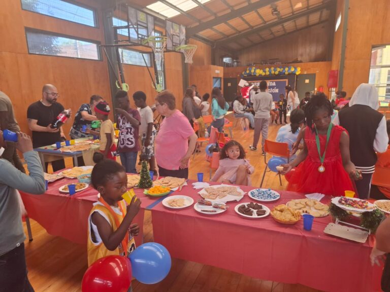 Niñez migrante vivió emotiva celebración navideña organizada por el DAEM Osorno y comunidad haitiana