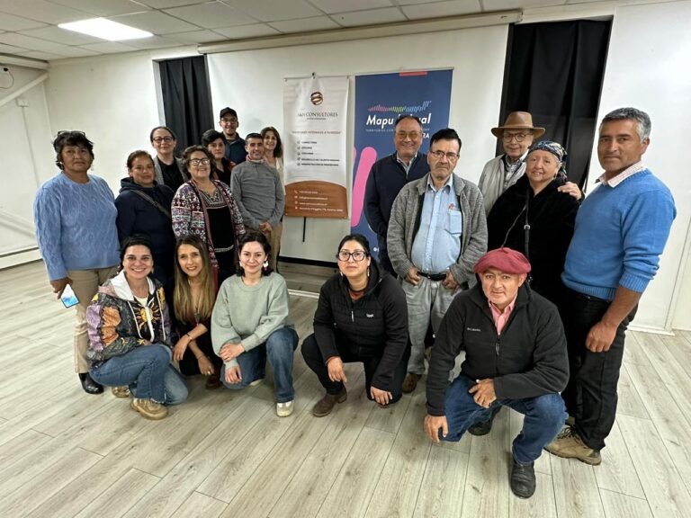 Empresarios de la región de Los Lagos reciben capacitaciones para el fomento de sus negocios y territorios de acción