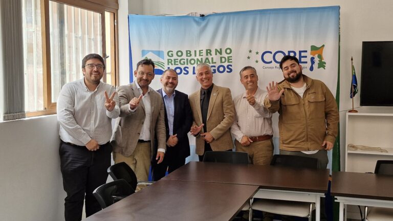 Alcalde presenta proyecto de cancha sintética para Maile ante el CORE Provincial de Osorno