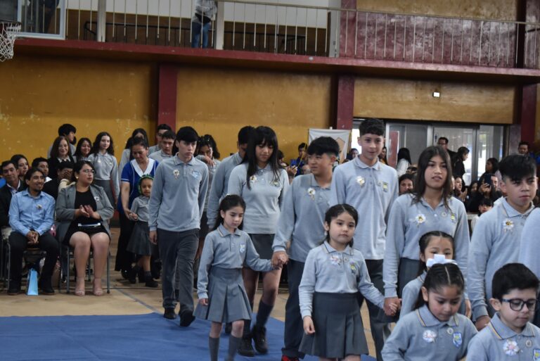 Escuela Básica San Pablo realizó licenciatura en el Gimnasio Municipal